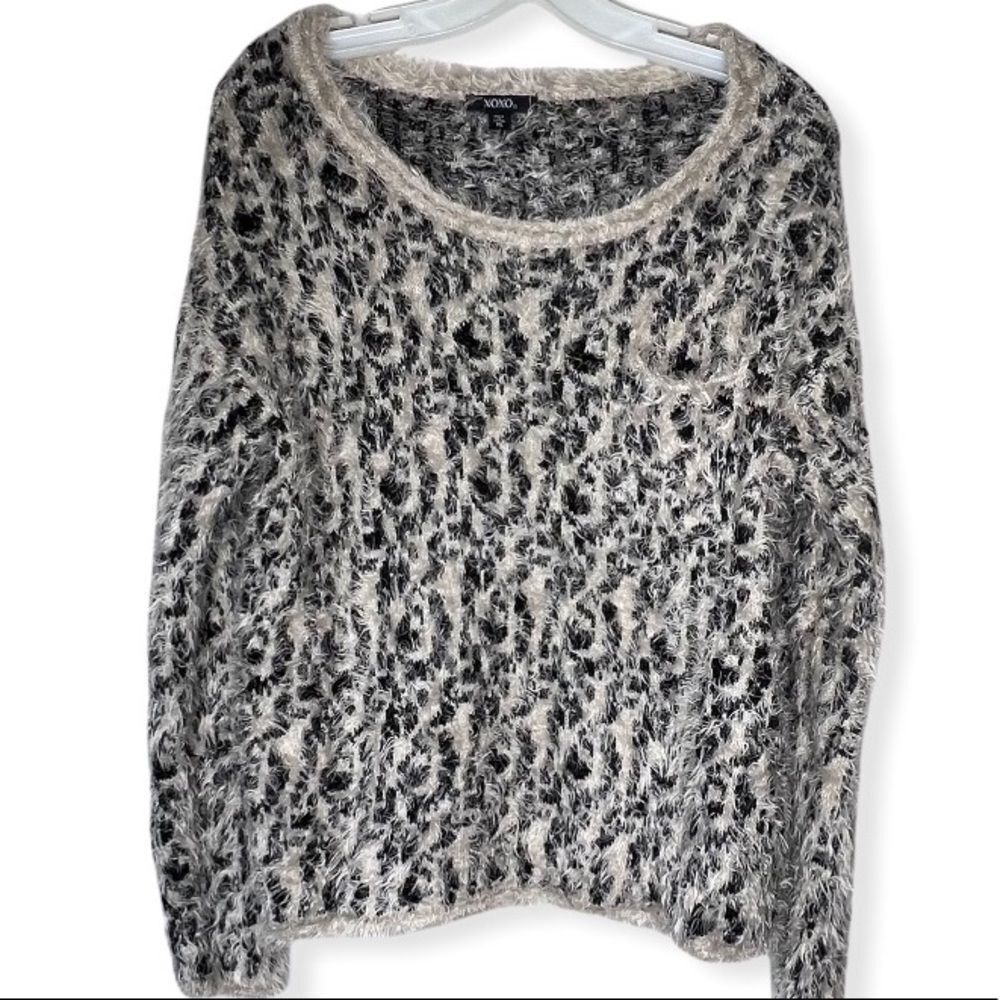 XOXO Sweater‎